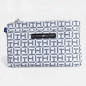 Tommy Hilfiger Women’s Jacquard Blue and White Wristlet Wallet